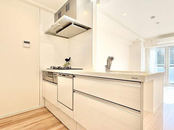 D’クラディアイヴァン代々木参宮橋_収納豊富なキッチンの写真