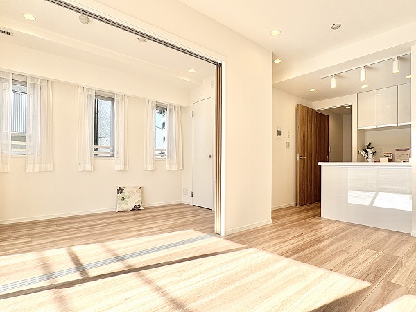 D’クラディアイヴァン代々木参宮橋_ゆとりあるメインルームの写真