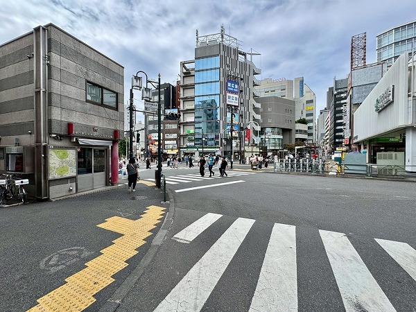 代々木駅前