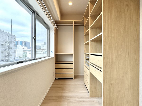 コープ高輪_ウォークインクローゼットの写真
