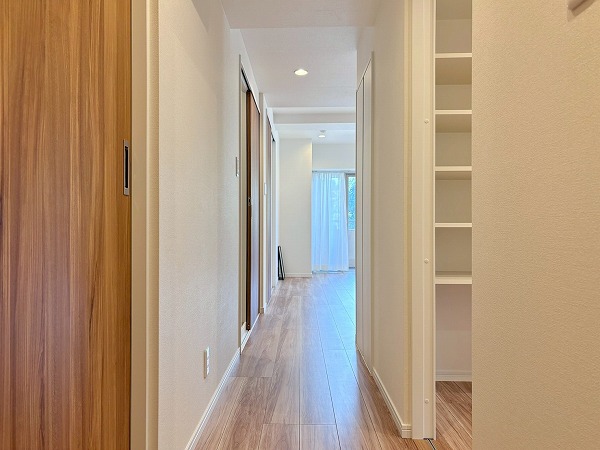 ビバリーホームズ松濤_廊下の写真