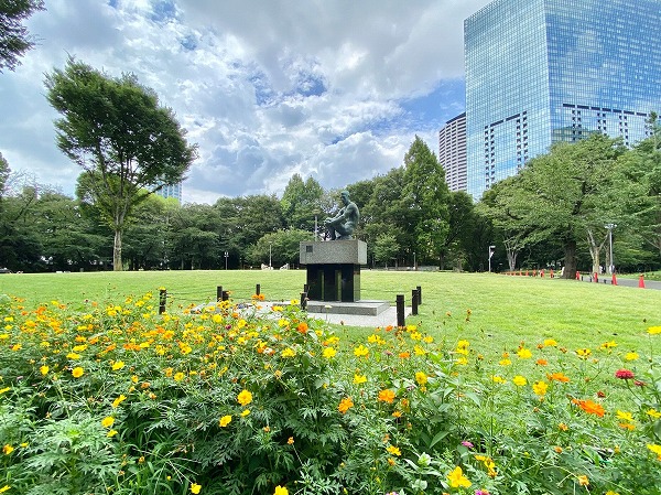 新宿中央公園内