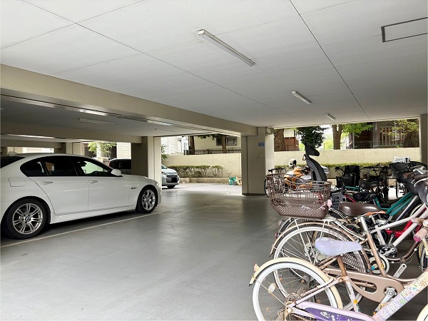 サンファミール西早稲田　駐車場・駐輪場