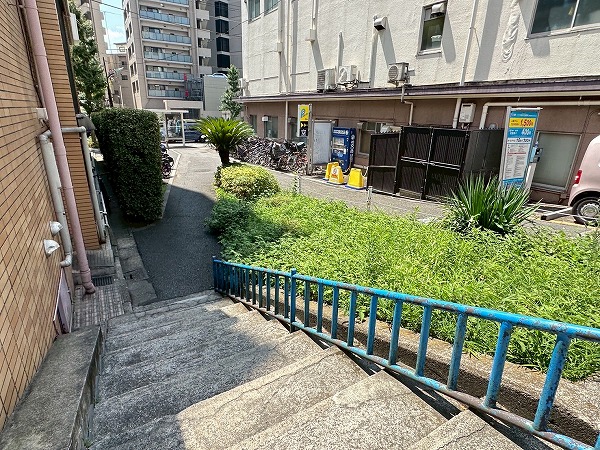 マンション近く