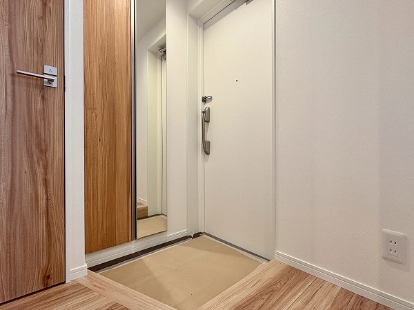 ビバリーホームズ松濤_玄関の写真