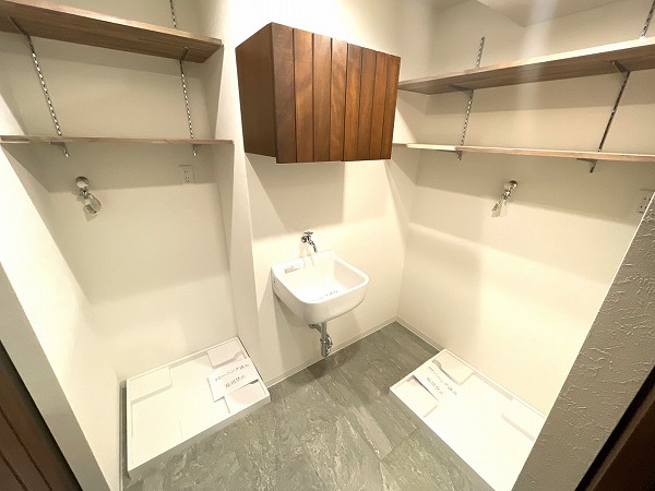 アトラスタワー西新宿_洗濯機置き場の写真