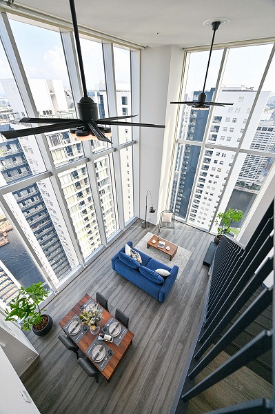 ワールドシティタワーズキャピタルタワー_吹き抜けの写真