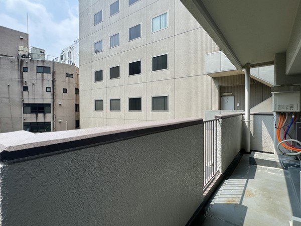 芝パークサイドハイツ_広いバルコニーの写真