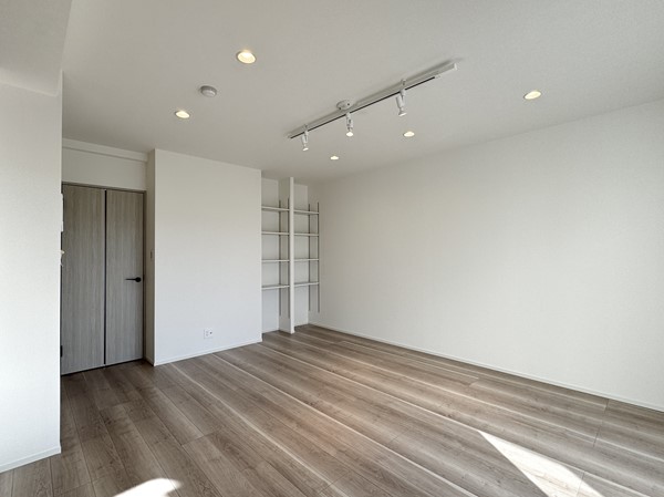 エクセレント等々力_オープン収納があるお部屋の写真