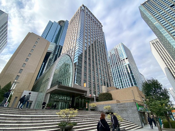 新宿オークタワー