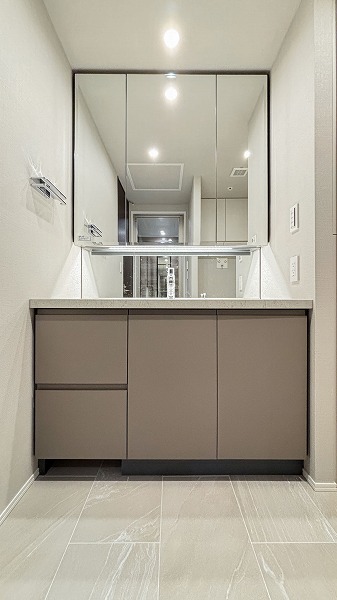 パークタワーグランスカイ_独立洗面化粧台の写真