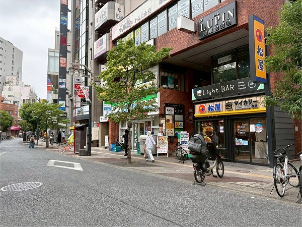 駅前 飲食店