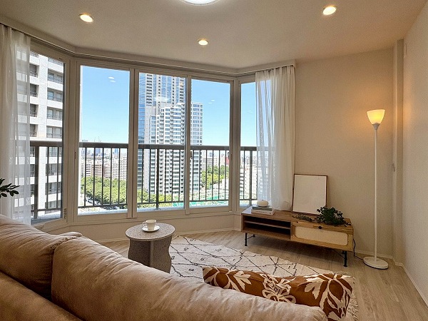 西戸山タワーホウムズセントラルタワー_開放的な部屋の写真