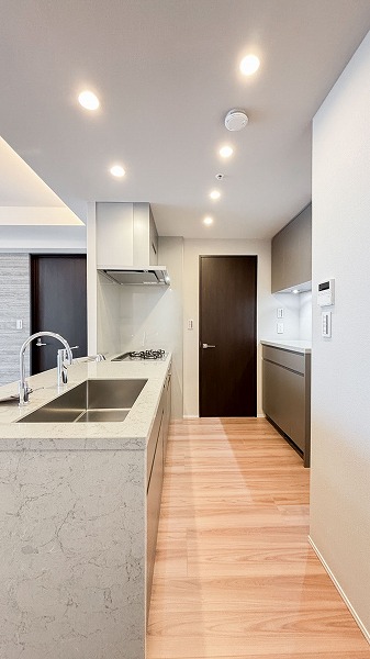 パークタワーグランスカイ_キッチンスペースの写真