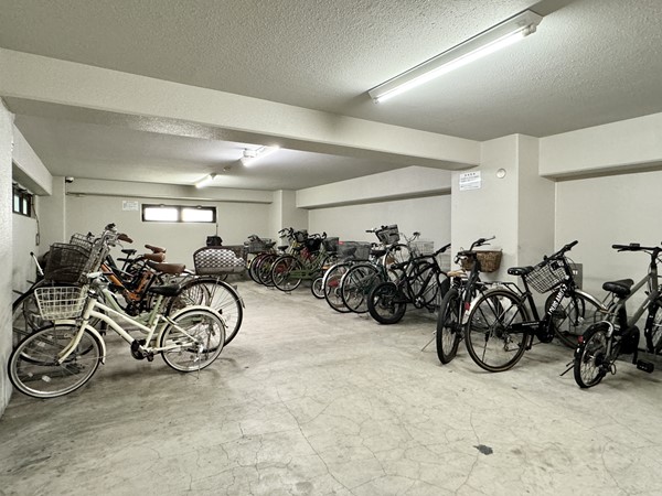 ダイアパレス学芸大学Ⅱ　駐輪場