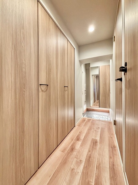 赤坂アーバンライフ_広々とした廊下の写真