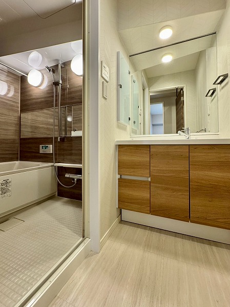 千駄木センチュリー21_清潔感のあるパウダールームの写真