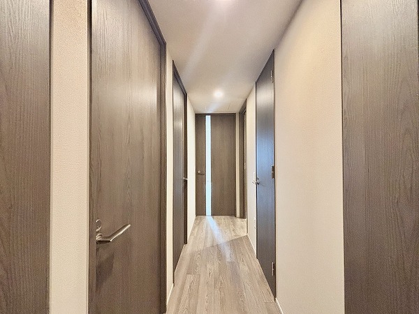 プラウドタワー渋谷_綺麗な廊下の写真