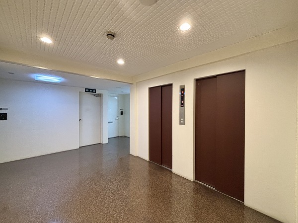 南青山パークマンション 内廊下