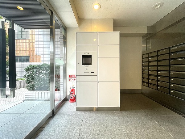 ウィンコート神楽坂 宅配ボックス