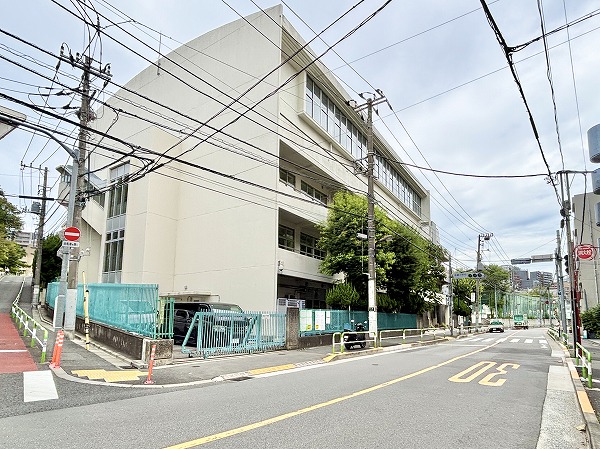文京区立金富小学校