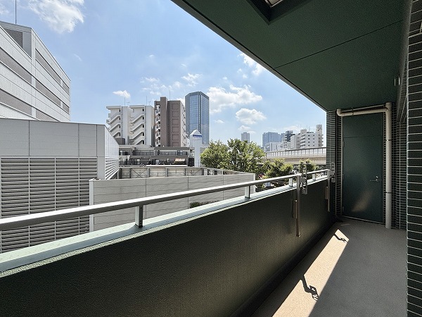 フォリアージュ_南向きのバルコニーの写真