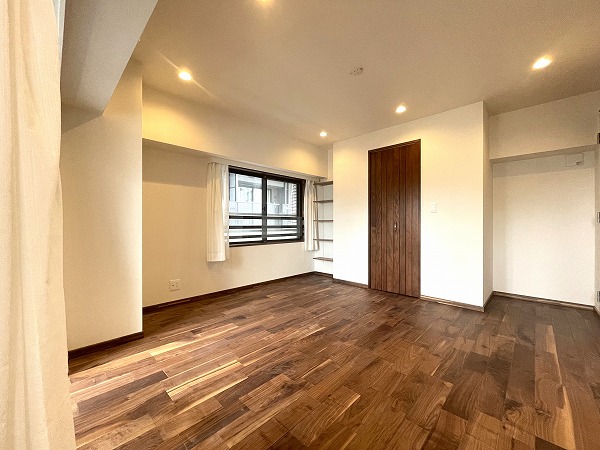 ウィンコート神楽坂_広々とした洋室の写真3