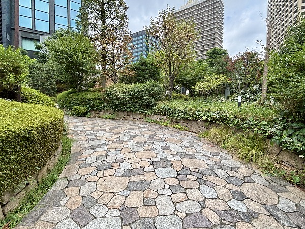 千代田区立西神田百樹の広場