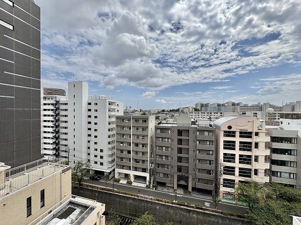 大橋団地久保ビル_バルコニーから見た目黒川の写真
