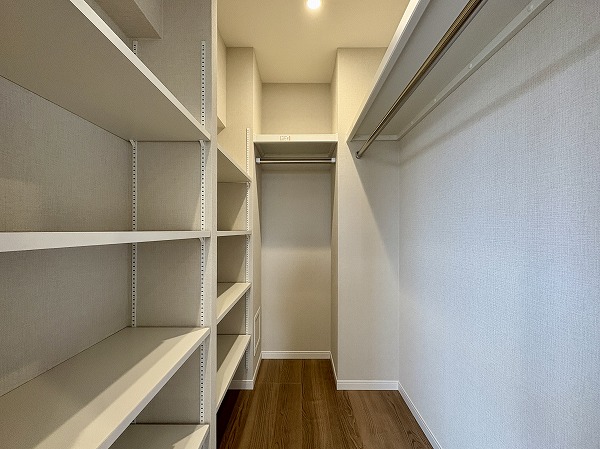 クレッセント駒沢公園パークサイド_ウォークインクローゼットの写真