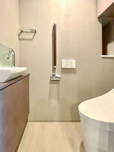 プラウドタワー平井_高級感があるトイレの写真
