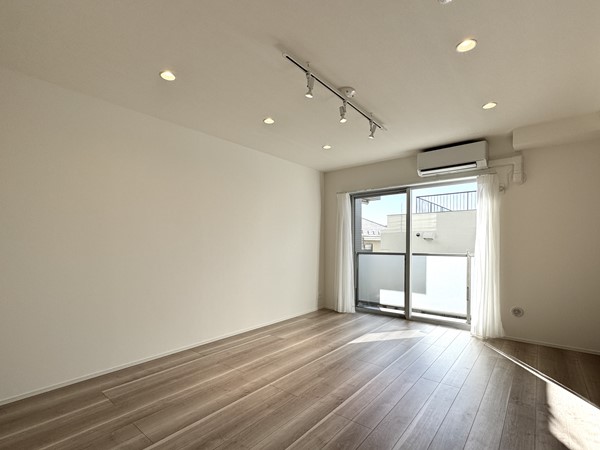 エクセレント等々力_大きな窓があるお部屋の写真