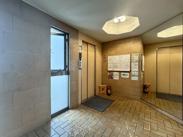 プラザ麻布　エレベーターホール