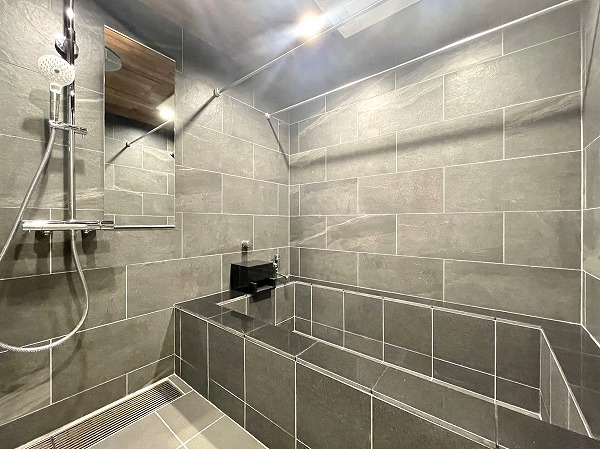 パークコート青山ザタワー_広々としたバスルームの写真