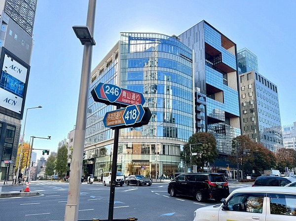 青山通り×外苑西通り