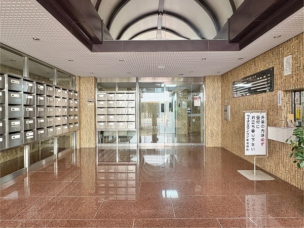 ライオンズマンション新宿原町　エントランス