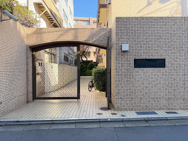 神宮前プリンスハイツ アプローチ