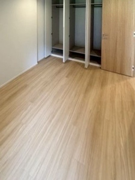 三田ガーデンヒルズイーストヒル_ナチュラルなフローリングの写真