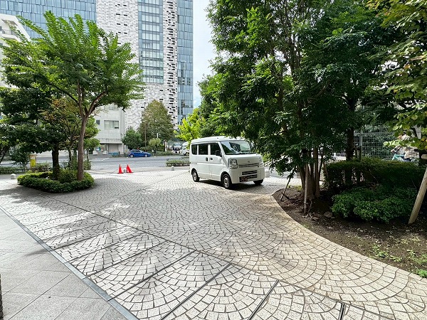 新宿アインスタワー　車寄せ