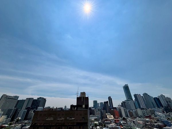 新宿スカイプラザ_日当たり良好なバルコニーの写真