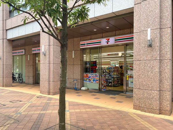 マンション1階 セブンイレブン