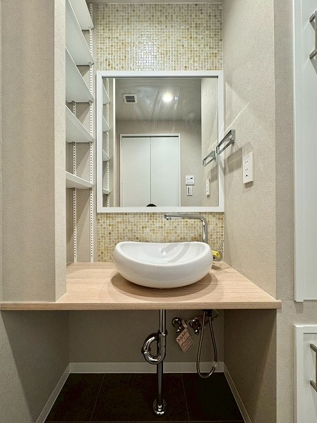 御苑ハイム_大きな洗面化粧台の写真