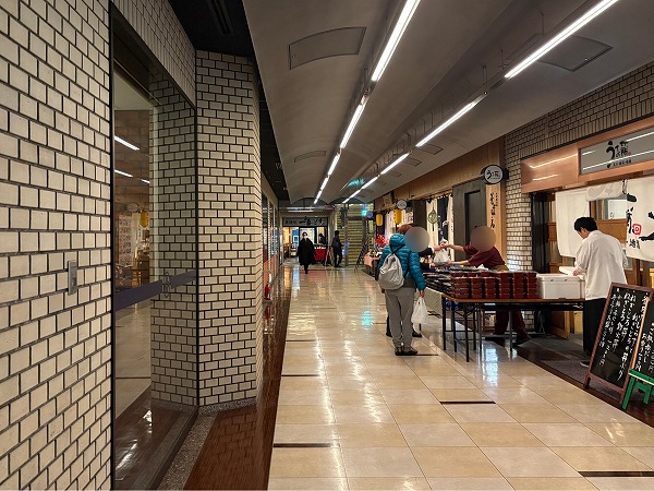 青山ツイン 地下飲食街