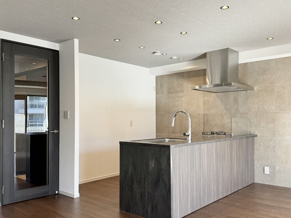 三田清風ガーデン_対面キッチンの写真