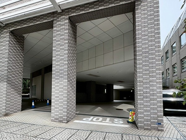 新宿アインスタワー　駐車場