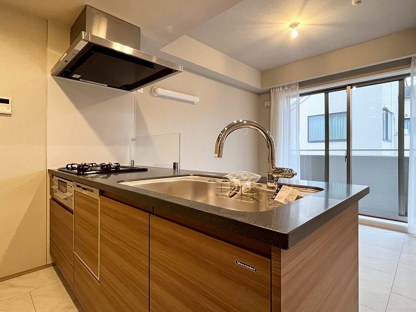 ディアナコート祐天寺_ペニンシュラキッチンの写真