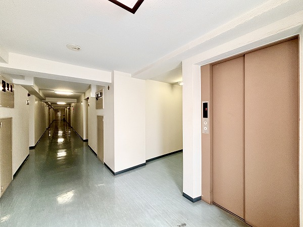 渋谷スカイレジテル_内廊下の写真