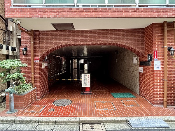 富士見フラワーハイホーム　アプローチ入口