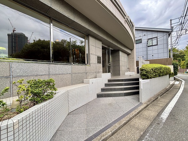 グランレーブ目白東　アプローチ