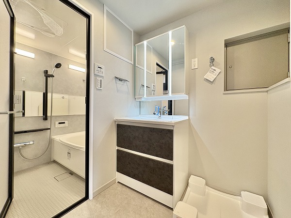 京王瀬田マンション_パウダールームの写真